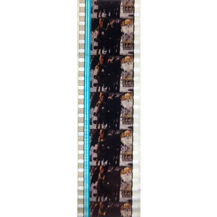 Pk KTQ - KIDS - MIX - C064l . 1 STRIP OF 5 - 35MM FILM CELLS. ( HTTYD )