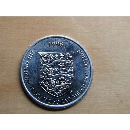 1998 Official England Squad Medal Token Sol Campbell (e94)