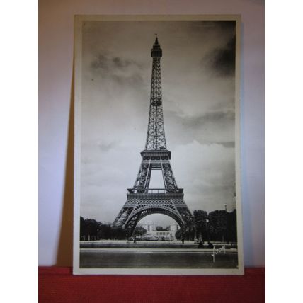 EIFFEL TOWER, PARIS, FRANCE unused vintage postcard (C) #