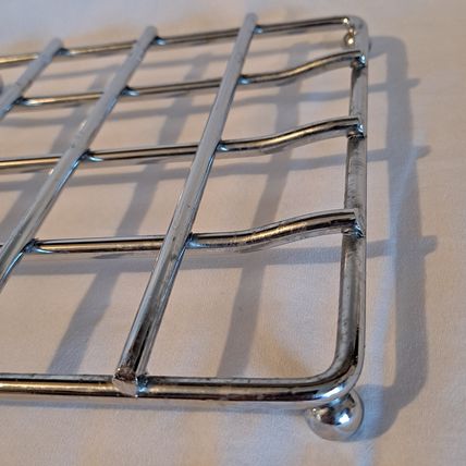 LATTICE Metal Hot Plate TRIVET Weave Checkered Silver