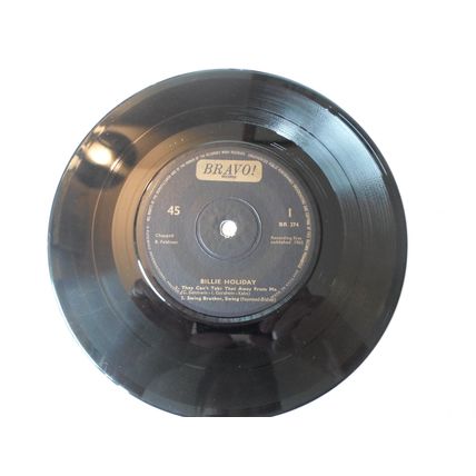 7" 1965. E P. BILLIE HOLIDAY. 4 TRACKS. JAZZ ,BRAVO 374. near mint. NO MARKS !!!