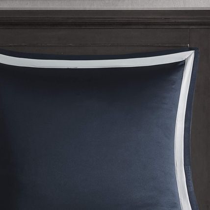 Madison Park Odette Cozy Comforter Set Jacquard Damask Medallion Design - Modern