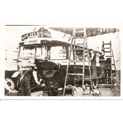 Black & White Photograph of Westcliff-on-Sea Motor Services Ltd - MJ 8933