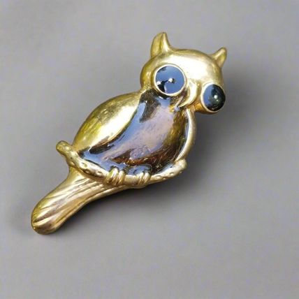 Vintage Gold Tone Owl Brooch