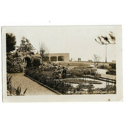 Felixstowe, New Gardens, RP Postcard.