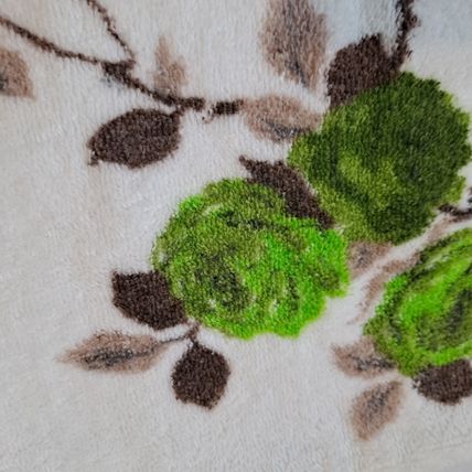 Vintage SAYCO Screen Prints BATH HAND TOWEL Green Rose Flowers 25" x 16"