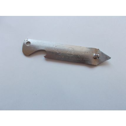 WATNEY MANN BOTTLE / CANOPENER (09/10)