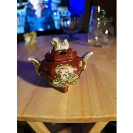 Small Oriental Lidded Trinket Pot/ Burner