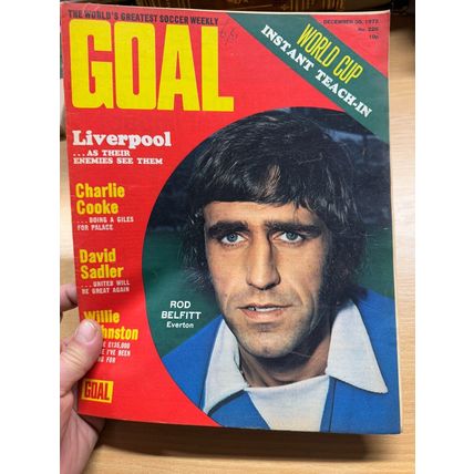 GOAL MAGAZINE #226 30 DEC 1972 UK FOOTBALL MAGAZINE - BOB MONCUR POSTER (LL)