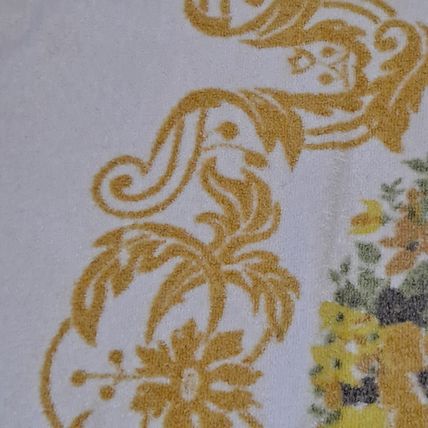 Vintage FLORAL BATH TOWEL Yellow Flowers Cannon? 43" x 24 1/2"