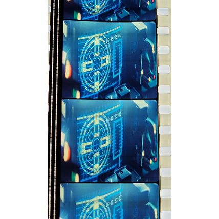 Blade Runner Pk X7P - b042P . - 1 STRIP OF 5 - 35MM FILM CELLS