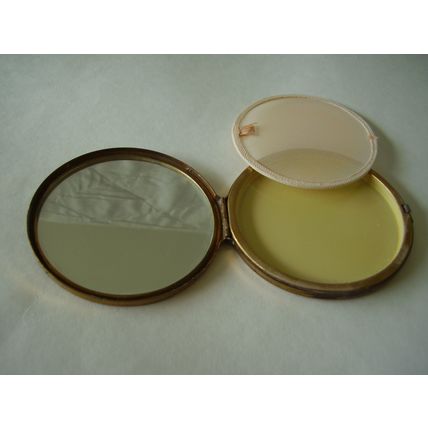 Vintage Art Deco Stag Woodcut Design Powder Compact 3.5" Quatrefoil Bird & Leaf