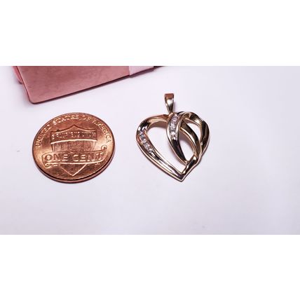 Estate .15ctw Natural Rd & Bag Diamond Overlaped 10Kt Y/Gold Heart Pendant#20729