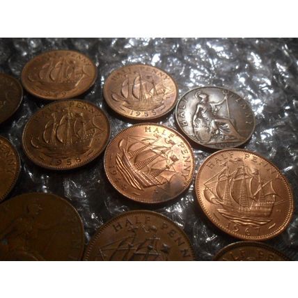 Bulk lot of George V to Elizabeth II half-pennies - 21 coins.