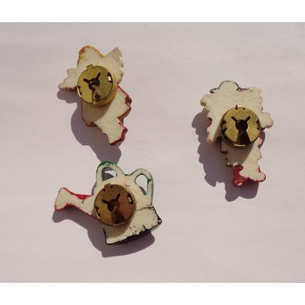 Button Covers Garden Angels and Sprinkling Can Resin qbut001