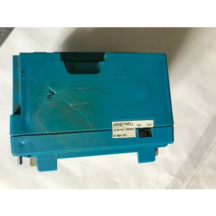 HONEYWELL RM7800 G 1018 BURNER CONTROL, (PLASTIC DAMAGED),SM