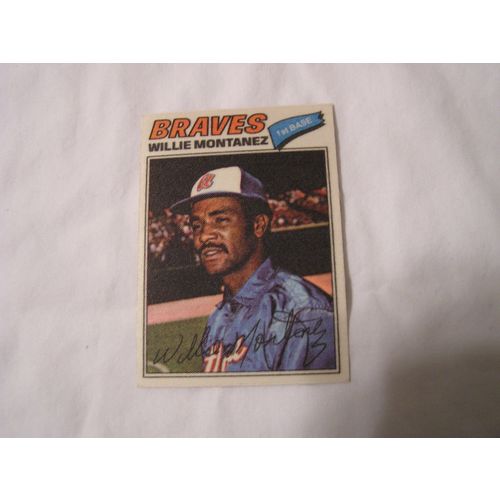 Willie Montanez 1977 Topps CLOTH STICKER NO. 29