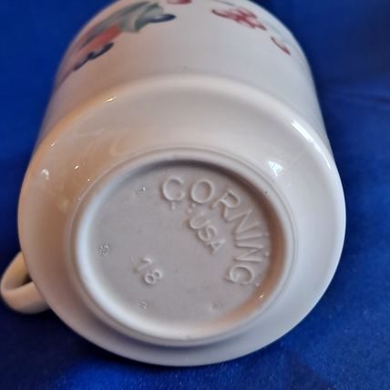 Vintage Lot 6 CORNING ABUNDANCE COFFEE CUPS Tea Mugs Milk Glass Corelle