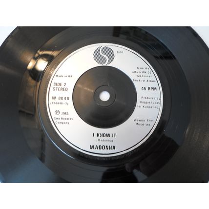 7"MADONNA.1985 DRESS YOU UP .W 8848 SIRE 928848-7. I KNOW IT.SILVER LABEL.N M