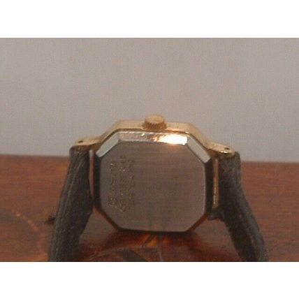 Pre-Owned Women’s Lorus V242-5000 Date Analog Dress Watch