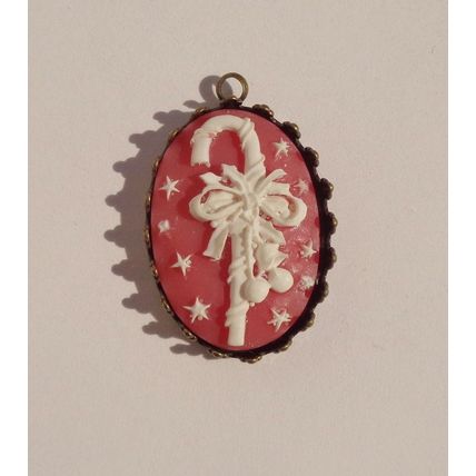 Vintage Candy Cane Cameo Pendant 30mm x 20mm Resin Brass Back Crafting