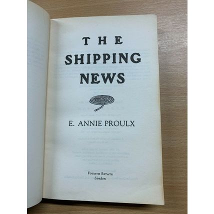1994 E ANNIE PROULX "THE SHIPPING NEWS" FICTION PAPERBACK BOOK (P3)