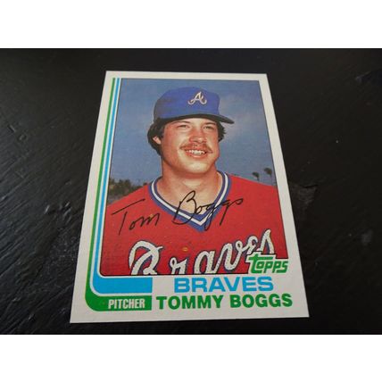 1982 Topps Card # 061 Tommy Boggs Near Mint (7) Atlanta Braves