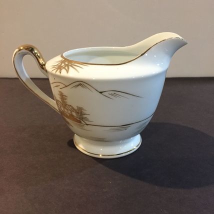 Kutani (KUT ?-series ID unknown) Hand-Painted Gold on White Creamer