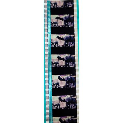 S.W. Clone Wars. Pk HCH - C066n . - 1 STRIP OF 5 - 35MM FILM CELLS