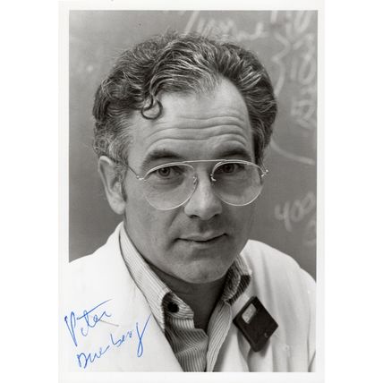 Peter Duesberg German Cancer Aids HIV Scientist Hand Signed photo