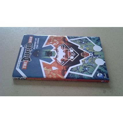 JUSTICE LEAGUE - THE DARKSEID WAR: POWER OF THE GODS (1st Edition Hardback) 2016