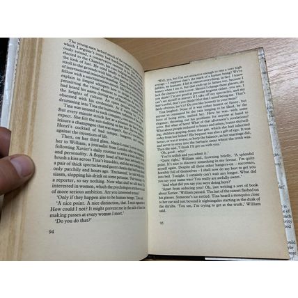 1985 DAVID HUGHES "THE PORK BUTCHER" FICTION HARDBACK BOOK (P4)