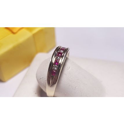 Estate .30ctw Natural Rd Ruby/Diamond channel 14Kt Y/Gold Heart side Band #22491