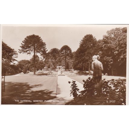 EC447 BRIDLINGTON - THE GARDENS, SEWERBY PARK . R/P POSTCARD