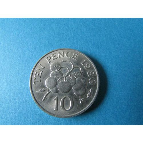 1986 QUEEN ELIZABETH II BAILIWICK OF GUERNSEY TEN PENCE. AAY