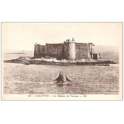 29 - Carantec - le château du Taureau
