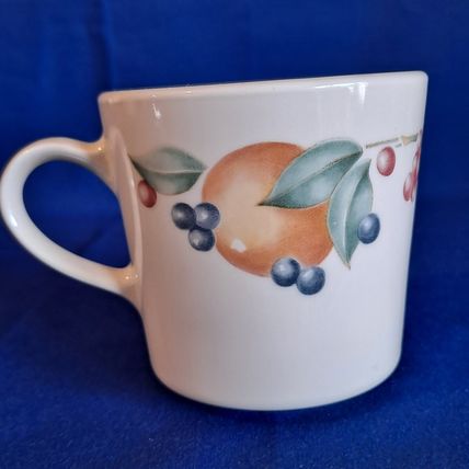 Vintage Lot 6 CORNING ABUNDANCE COFFEE CUPS Tea Mugs Milk Glass Corelle