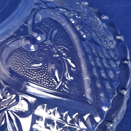 KIM Indonesia GLASS BOWL Candy Dish KIG Nut Hearts Roses Fleur De Lis 7"