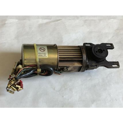 YASKAWA USAREM-01YR41,UTMAH-B15AS4KB,USAREM-OIYR  4I0.35 AC SERVO MOTOR,CF
