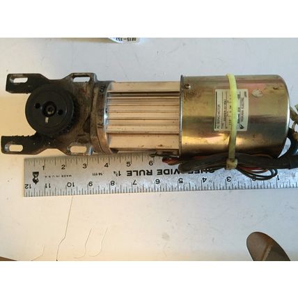 YASKAWA USAREM-01YR41,UTMAH-B15AS4KB,USAREM-OIYR  4I0.35 AC SERVO MOTOR,CF