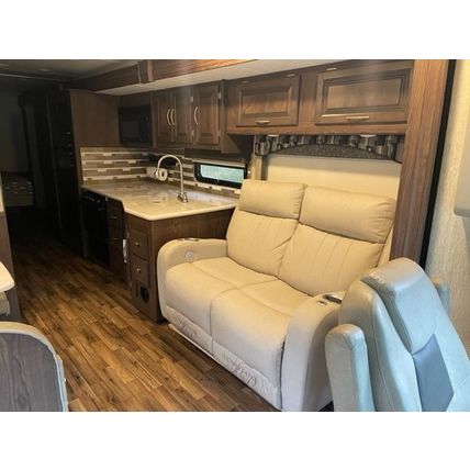 2019 Coachmen Mirada 29FW