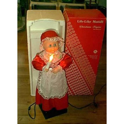 VINTAGE 26" H 2 FEET LIFE-LIKE MOTION ANIMATED CHRISTMAS GRANDMA DISPLAY