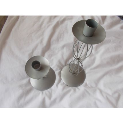TEA LIGHT HOLDERS X 2 METAL (09/01) # # #