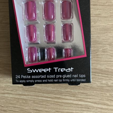 Royal cosmetic connections petite pre-glued nail tips sweet treat