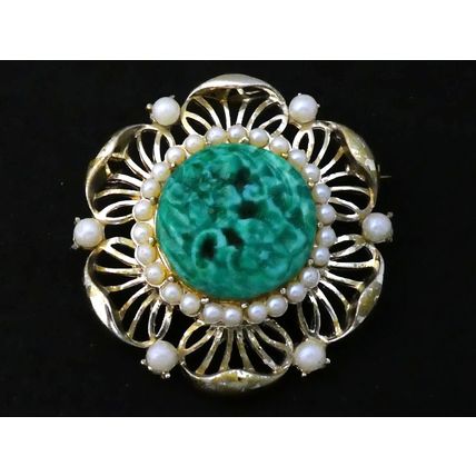 VINTAGE Rare Signed Exquisite Pearl & Pressed Floral Green/Peking Glass BROOCH