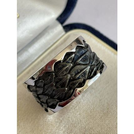 Seven London V Sterling&Oxidised Men’s Band Ring Size UK P 1/2, US 8- 16.1 Grams