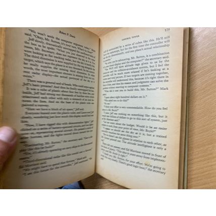 1980 1ST EDITION ROBERT P DAVIS "CONTROL TOWER" FICTION HARDBACK BOOK (P4)