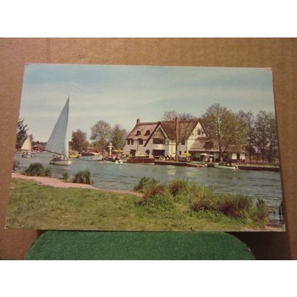 HORNING FERRY, RIVER BURE, NORFOLK BROADS used postcard 1971 pm =
