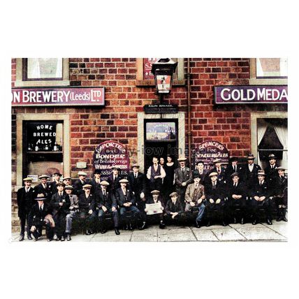 ptc1696 - Yorks. - Men pose outside White Horse Inn , Town St. Armley, print 6x4