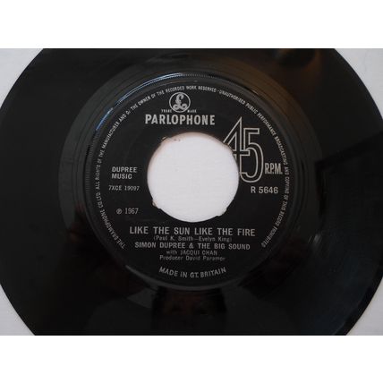 7" 1967. SIMON DUPREE & THE BIG SOUND, KITES .PARLOPHONE,R5646. VERY GOOD PLUS